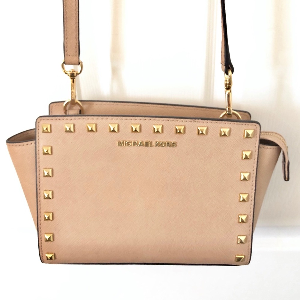 ❗️ Sold ❗️Michael Kors Selma studded bag